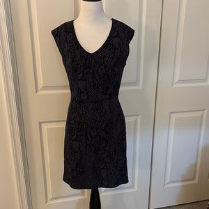 Elegant Black Blue Patterned Dress